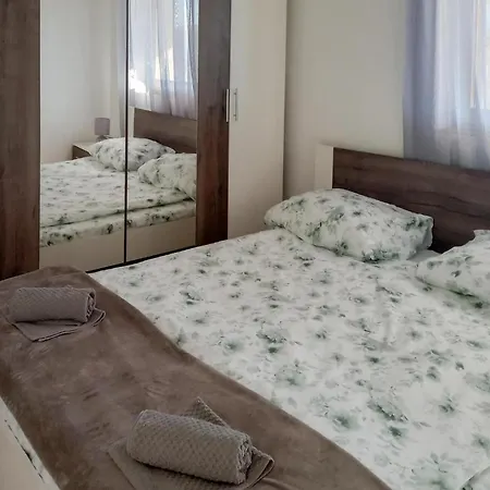 3 Bedroom Awesome In Apartamento *