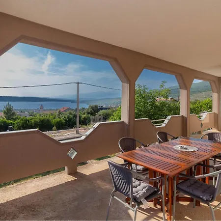 3 Bedroom Awesome In Apartamento *